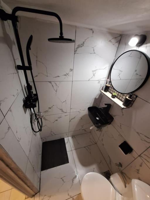 Queen Suites 60M2 Салоники Экстерьер фото