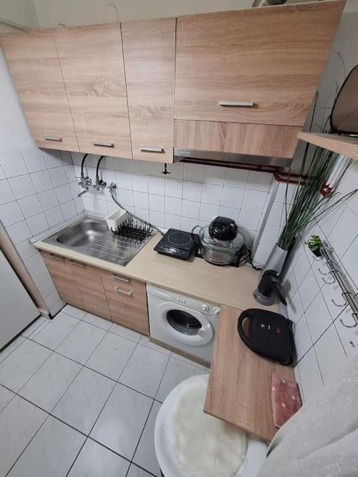 Queen Suites 60M2 Салоники Экстерьер фото